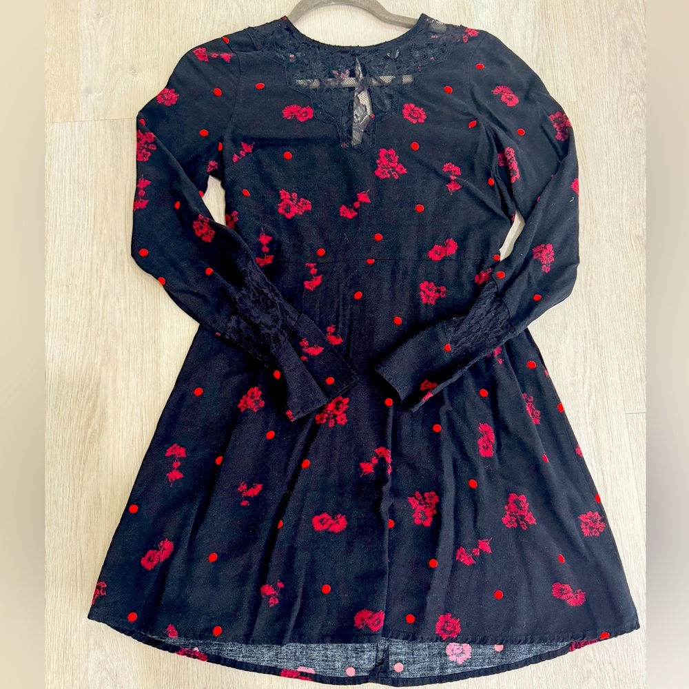 Express XS Black and red dress